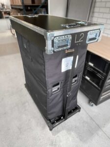 Dutycases_flightcases_Hoed-en-band-L'Acoustic-L2-op-dolly