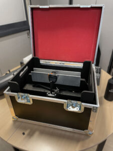 Dutycases_flightcases_Koffer-Case-met-uitneembare-portofoon-tray